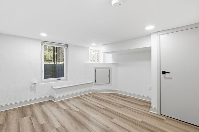 Building Photo - 3118 W Wilt St