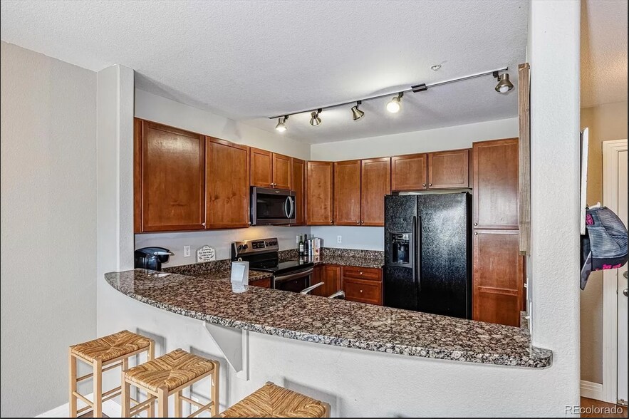 Kitchen - 9059 E Panorama Cir