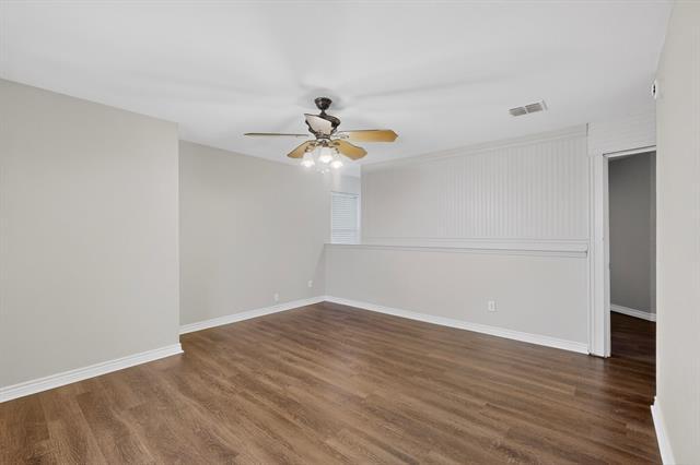 Building Photo - 2216 Chestnut Dr