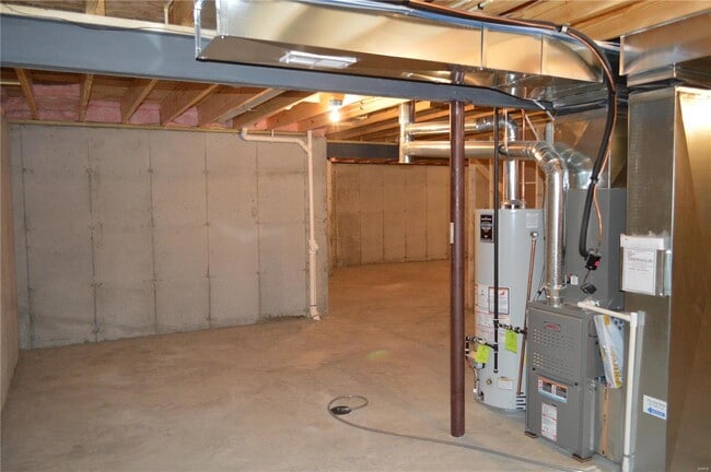 Building Photo - 526 Crystal Stream Dr