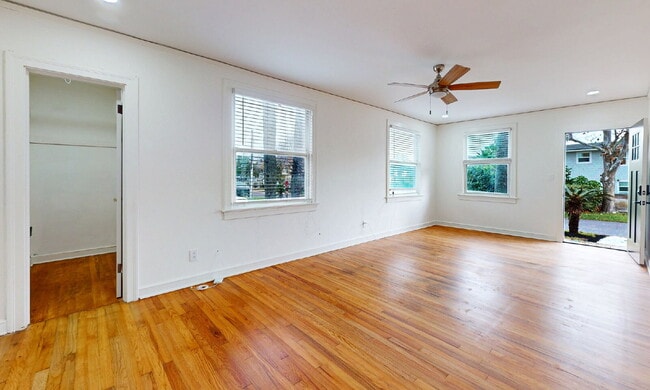 Building Photo - Pristine Neptune Beach Remodel: 2 Blocks to the Sand and Walkable to Everything!