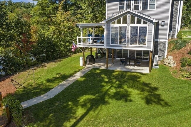 Building Photo - 164 S Ashburnham Rd