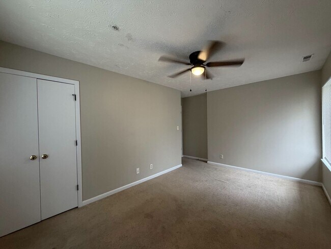 Building Photo - 3374 Galleria Dr