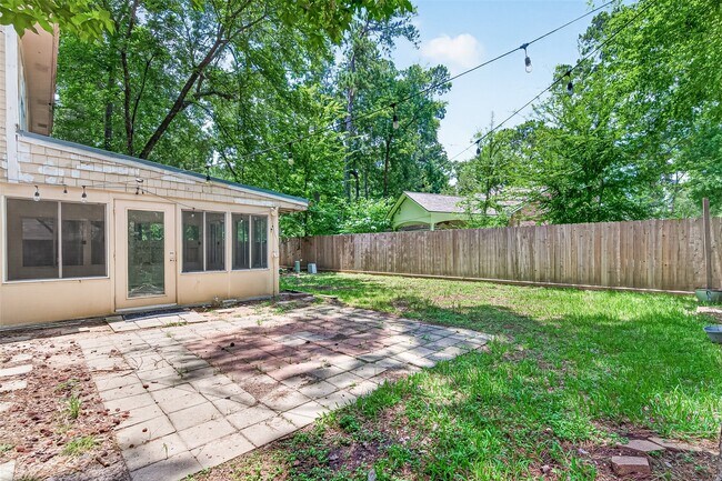 Building Photo - 42 Rockridge Dr