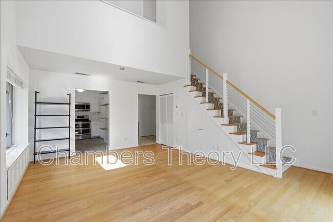 Building Photo - 1020 N Stafford St