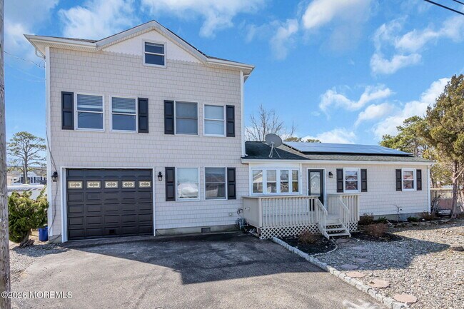 Building Photo - 101 Clearwater Dr