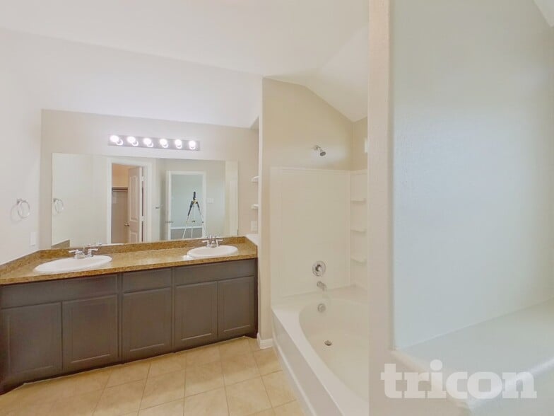 Building Photo - 752 Rutherford Dr