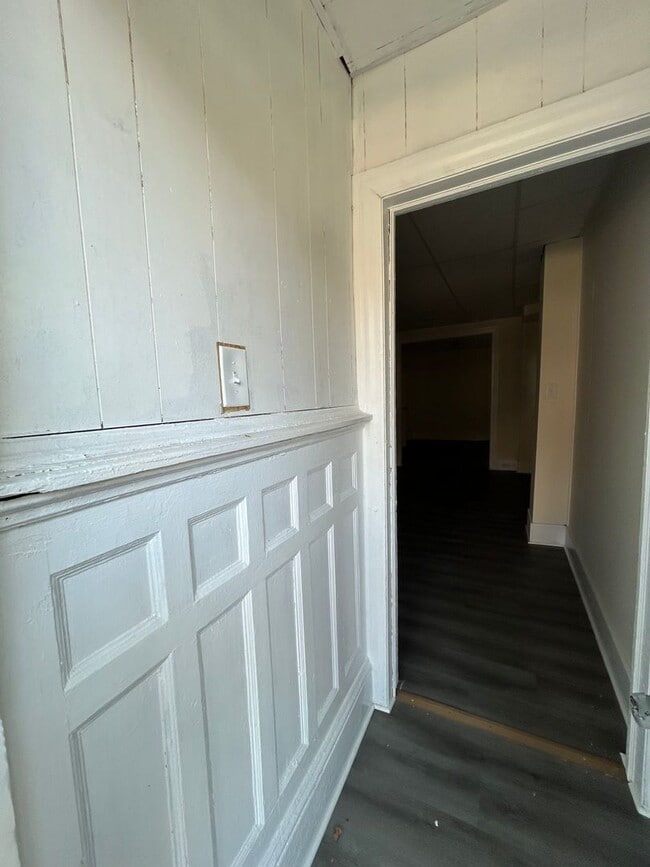 Building Photo - 510 N Hermitage Ave