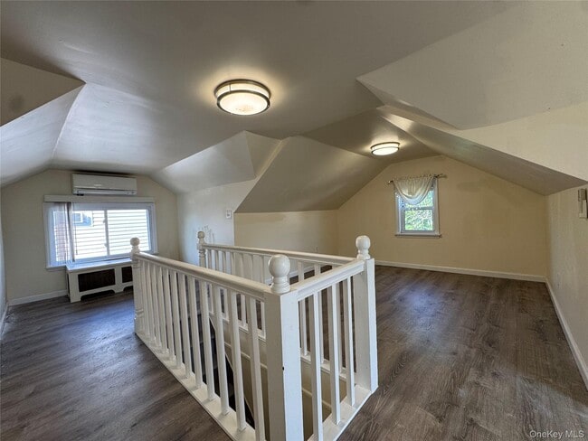 Building Photo - 267 Plainfield Ave