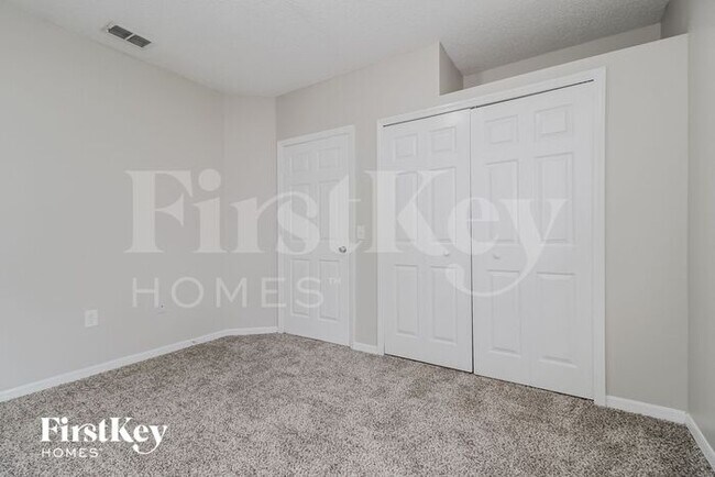 Building Photo - 1205 Schumann Dr