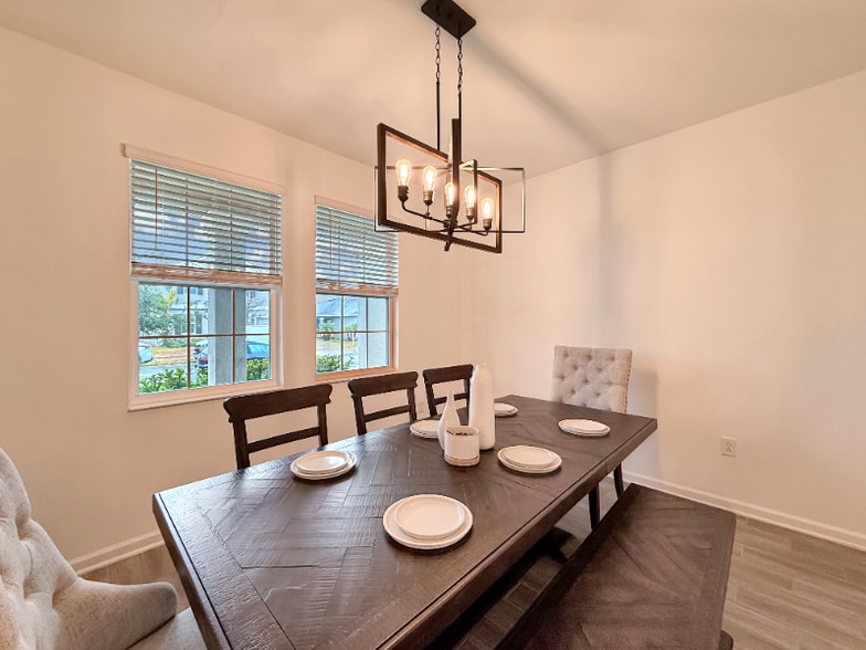 Building Photo - 4411 Holstein St