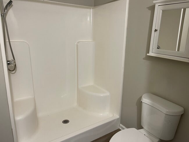 Building Photo - 372 Overlook Dr