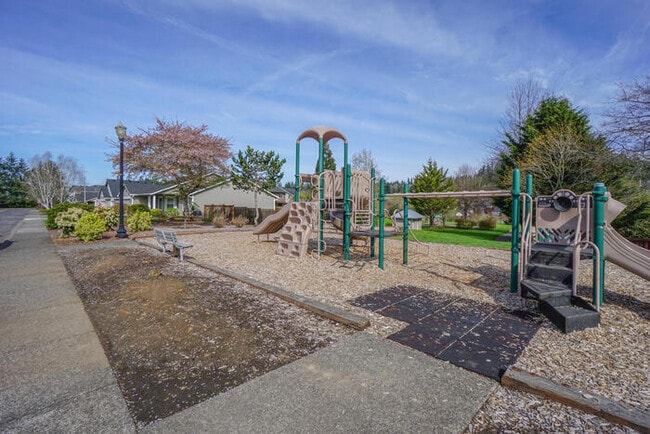 Building Photo - BEAUIFUL RAMBLER IN SOUTHVIEW HEIGHTS