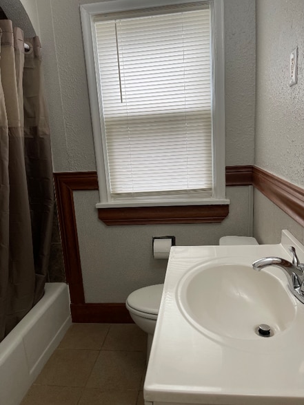 Building Photo - 3701 N Aldrich Ave