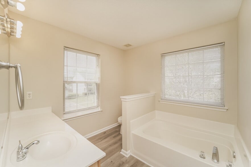 Building Photo - 12001 Chantress Ln