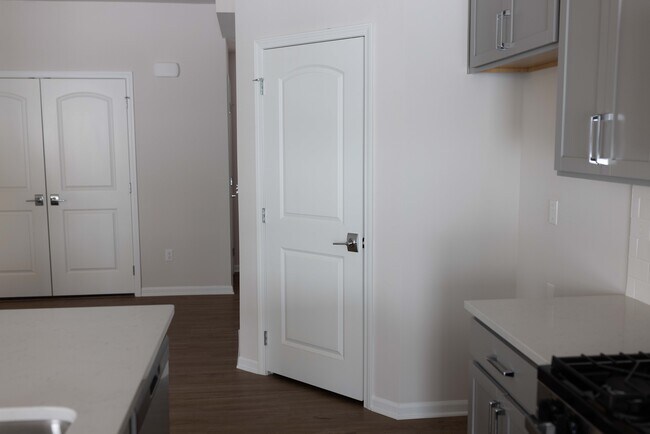 Building Photo - 1903 Salt Springs Dr