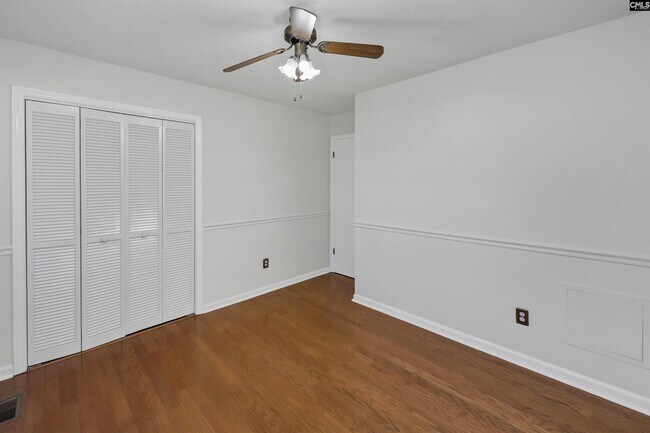 Building Photo - 1405 Parkdale Dr