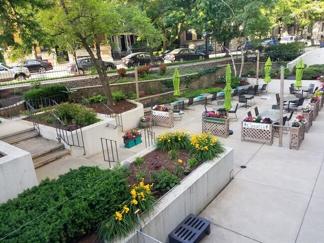 Lower-Level Plaza - 444 W Fullerton Pky