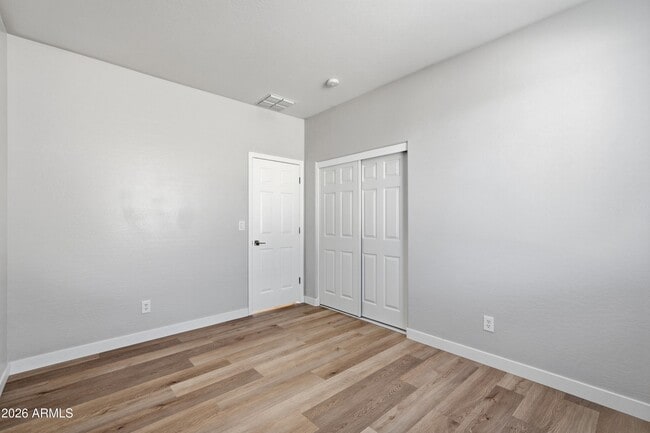 Building Photo - 1711 W Twain Ct