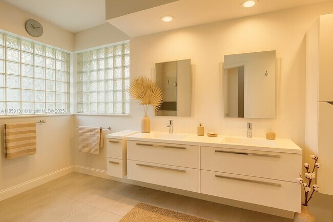 Building Photo - 2791 Oakbrook Manor