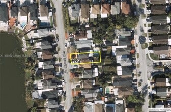 Building Photo - 16215 SW 139th Ct