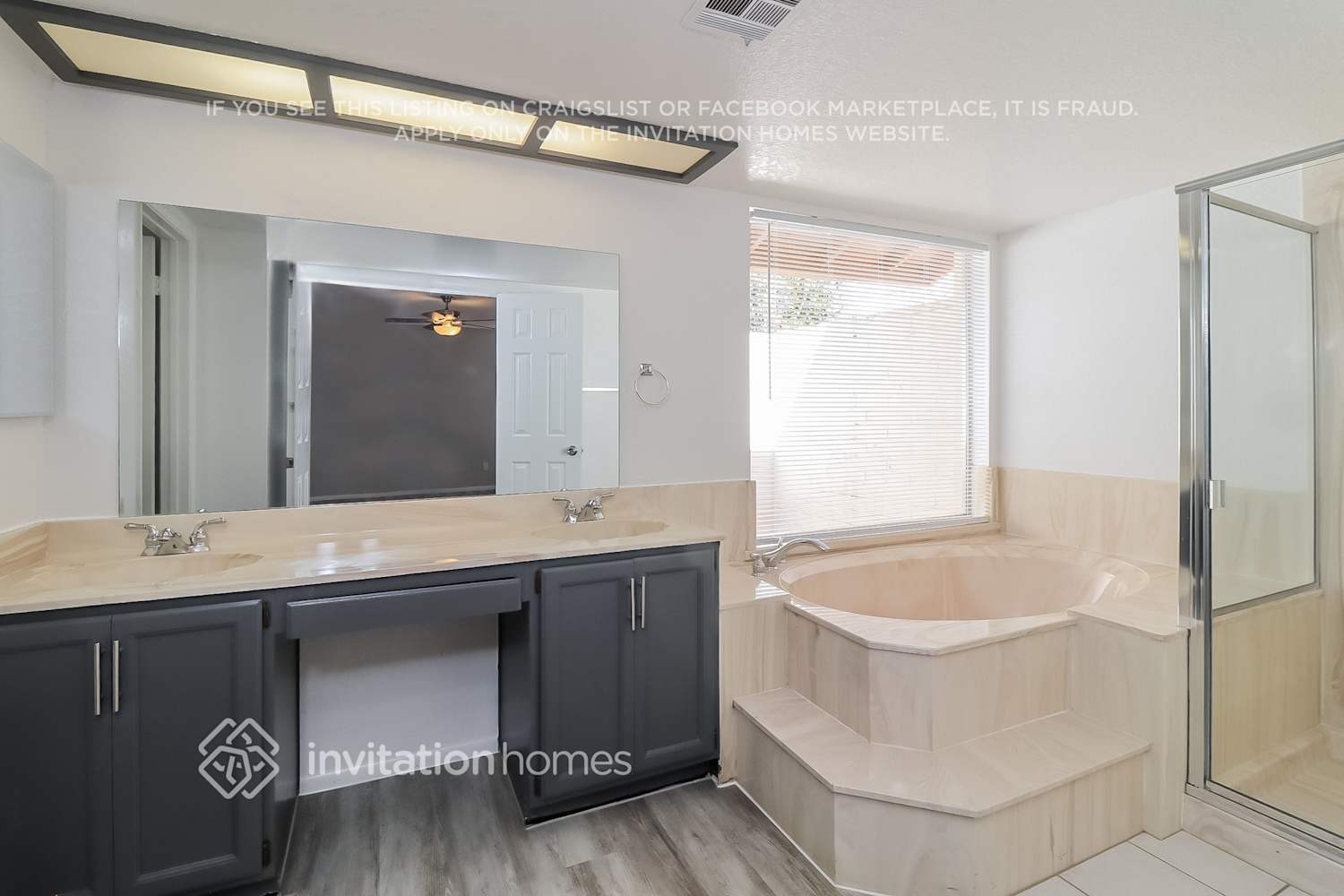 Building Photo - 1208 W Topeka Dr