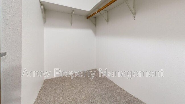 Building Photo - 207 E Arbor Ave