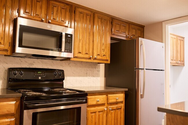 Building Photo - 900 Kilkenny Ct