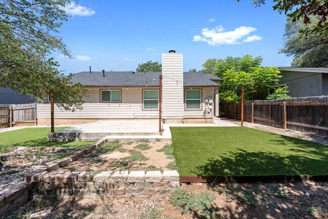 Building Photo - 9005 Curlew Dr