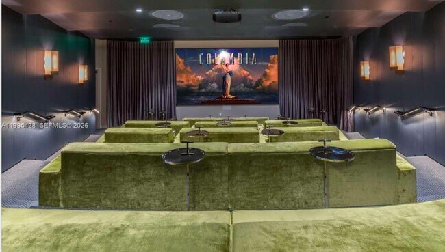 Building Photo - 2831 S Bayshore Dr