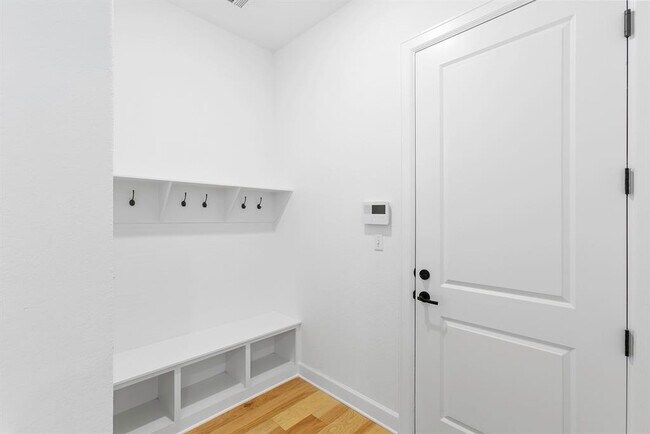 Building Photo - 151 Starfire Dr