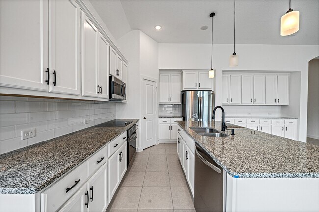 Building Photo - 2221 Forest Trace Ln