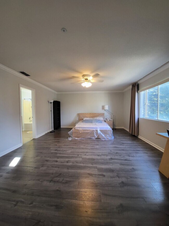 Building Photo - 920 Garcia Dr