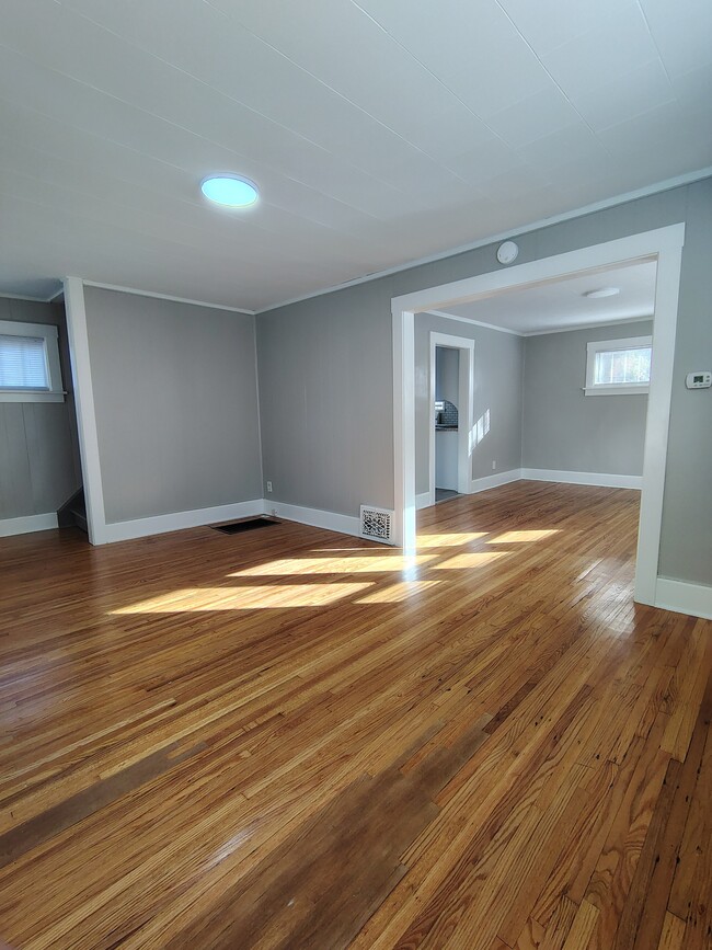 Building Photo - 1607 N Church St