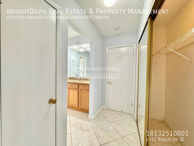 Building Photo - 4112 Beach Dr SE