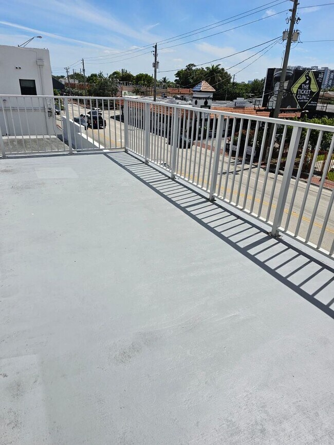 Interior Photo - 401 SW 17 th Ave, Miami, 33135
