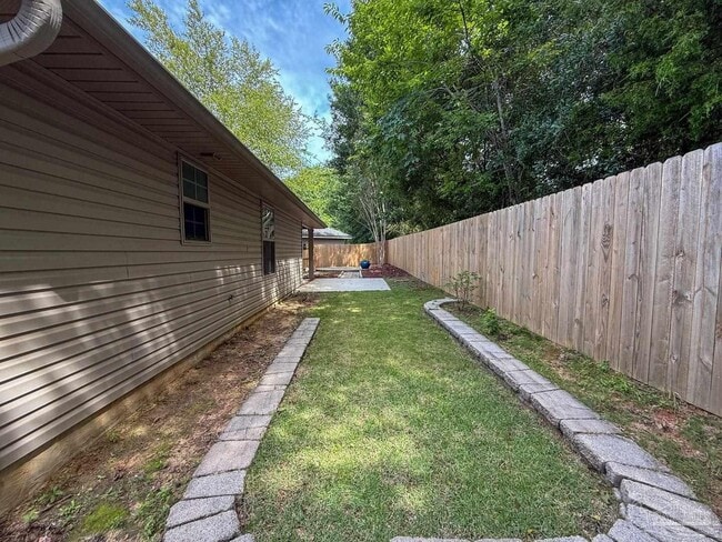 Building Photo - 1438 Towhee Canyon Dr