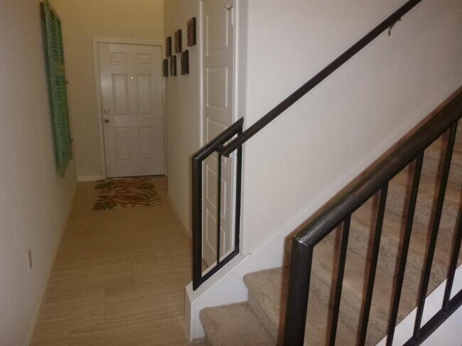 Building Photo - 1001 Zodiac Ln