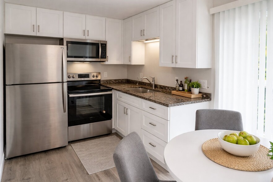 Building Photo - 475 Wall St