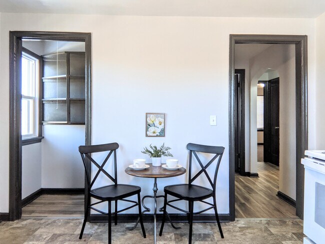 Building Photo - Hanscom Park Full Duplex