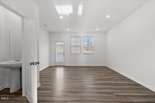 Building Photo - 1504 Crescent Townes Wy