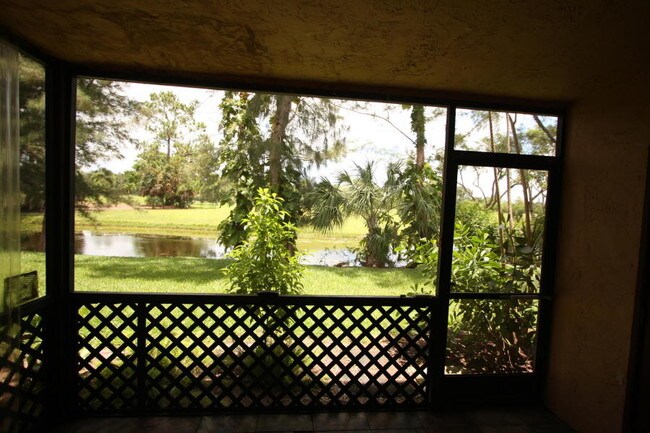 Building Photo - 1303 Lakeview Dr E