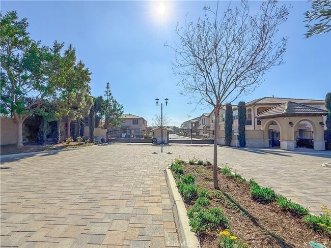 Building Photo - Beautifully 2019-Built 3 Beds 2.5 Baths 1,468 Sqft Home in Eastvale!