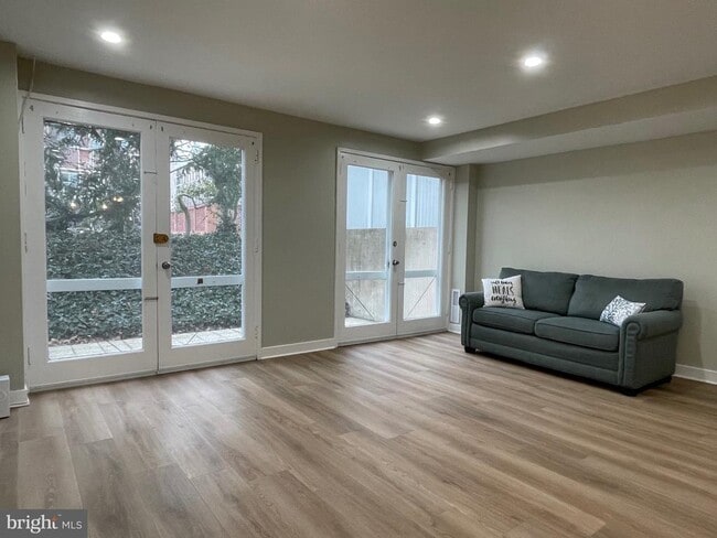 Building Photo - 620 3rd St SW