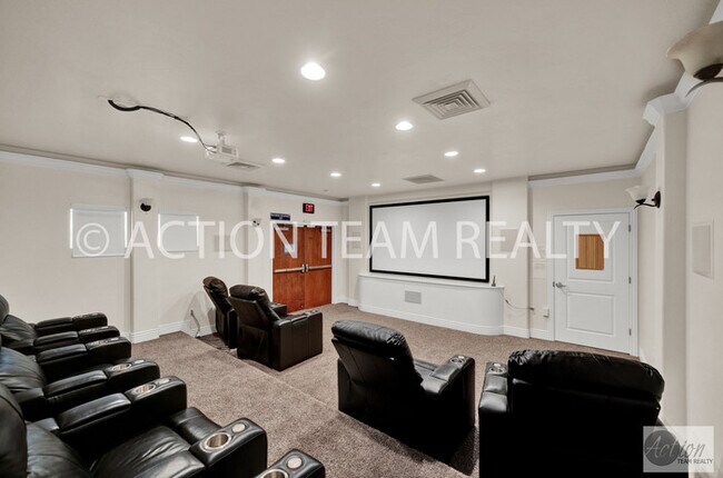 Building Photo - Mid-Row Townhome in Riverton