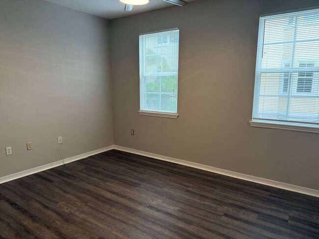 Building Photo - $1975 | 3-Bedroom 2-Bath Condo | Fully Ren...