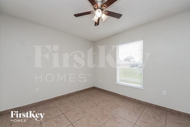 Building Photo - 431 Albatross Ct