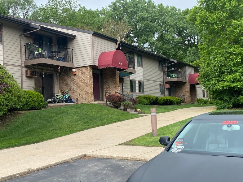 Front enrty - 5333 Brody Dr