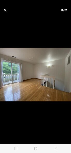 Building Photo - 131 Forest Ave