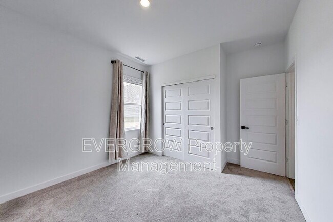 Building Photo - 4543 Nokes Pl